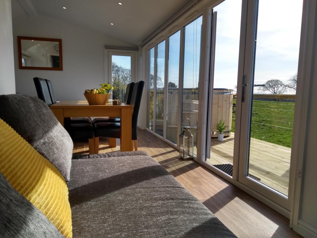 Cleeves Arran Luxury With Hot Tub *