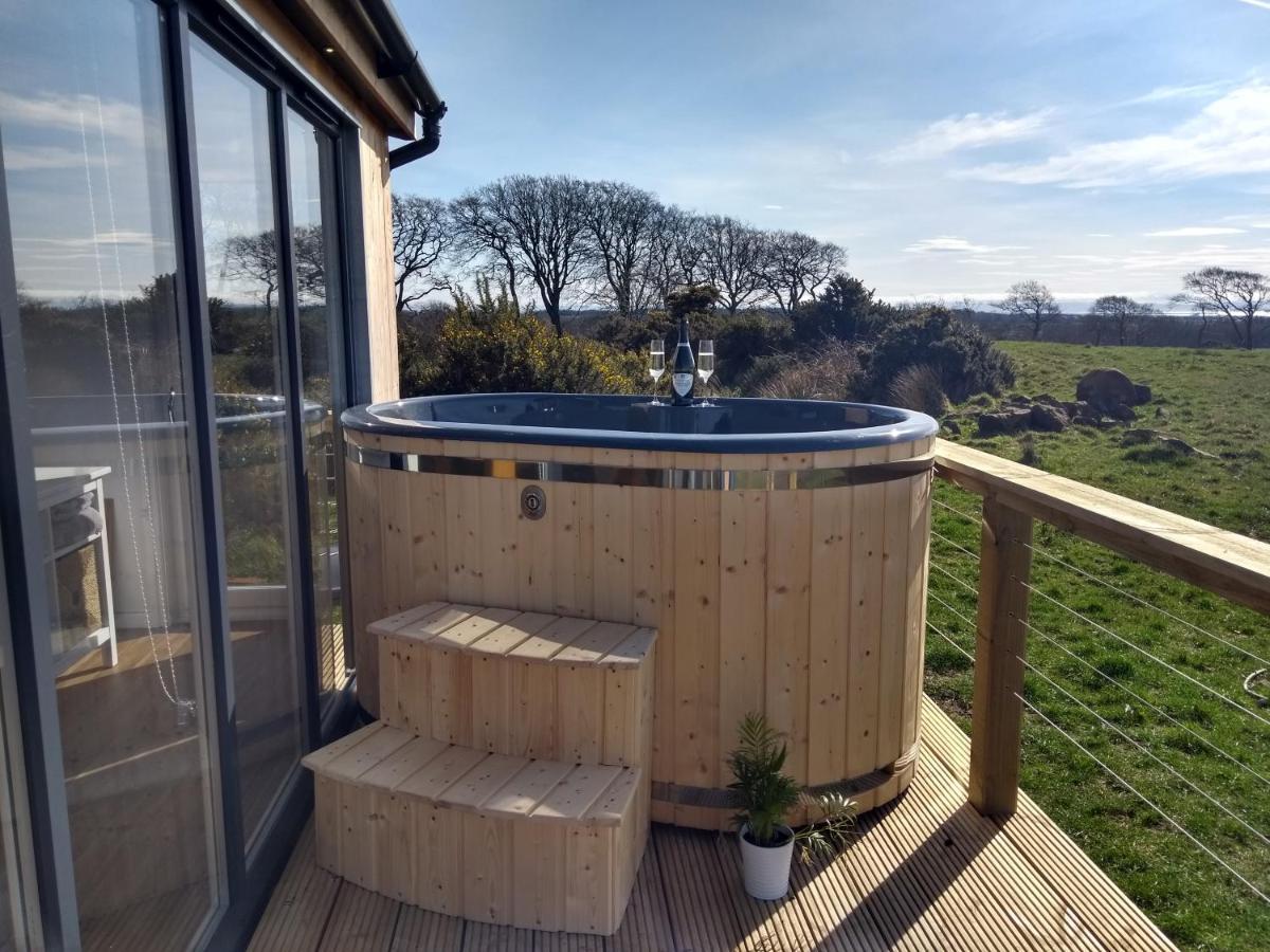 Holiday home Cleeves Arran Luxury With Hot Tub *